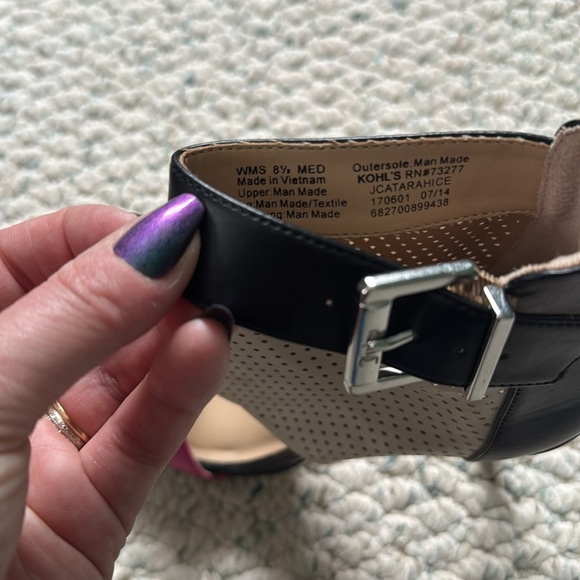 Juicy Couture Catarahice Heels - Picture 7 of 9